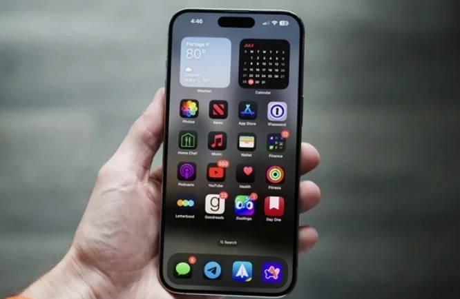 iPhone迎来历史性转变：苹果iOS 26首次开放通话/信息等核心功能