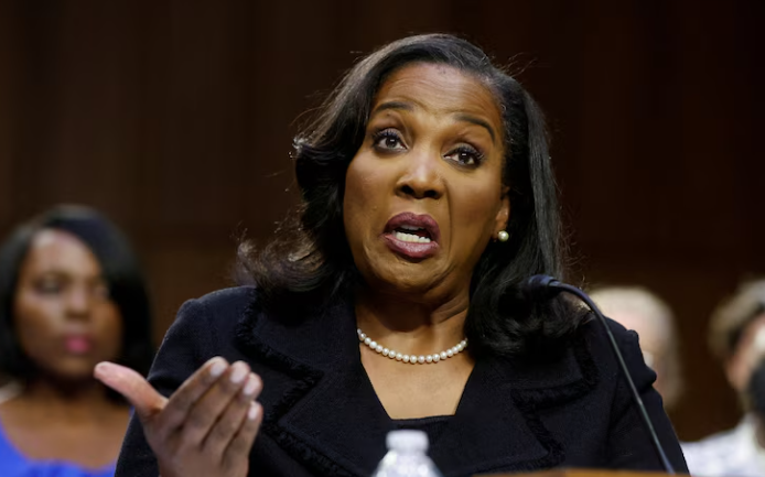 这是特朗普政府迄今为止针对的个人名单，包括丽莎·库克