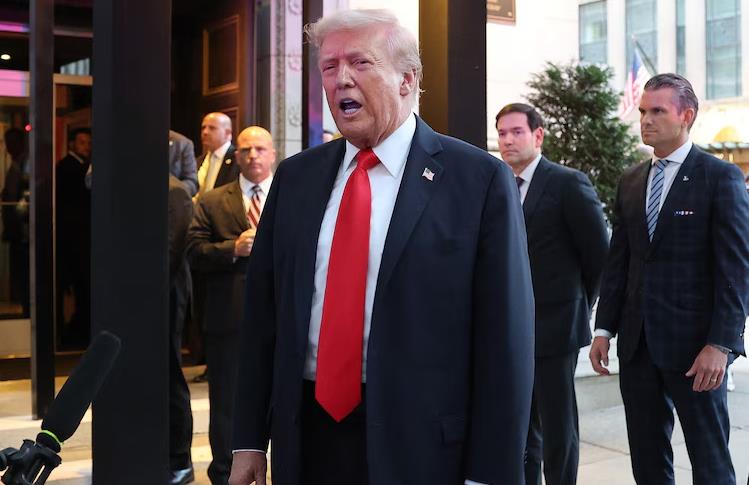 特朗普称鲍威尔是一场“彻底的灾难”，要求美联储在通胀数据公布后大幅降息