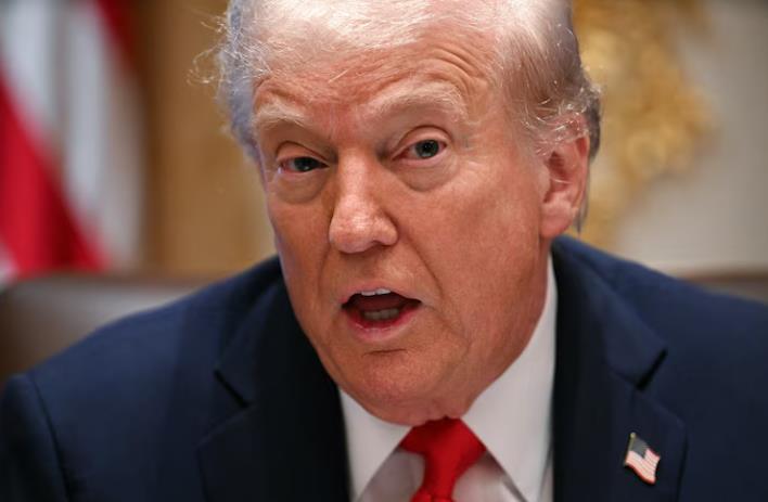 特朗普威胁要削减“大众民主党项目”