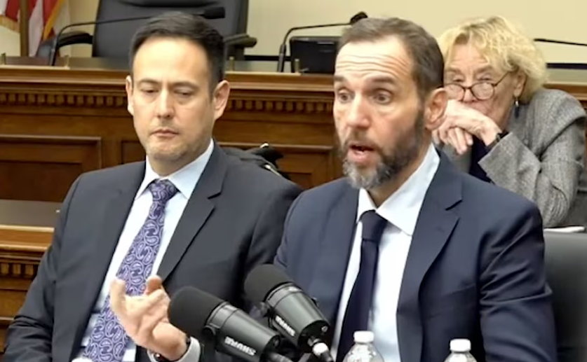 杰克·史密斯称川普的行为“没有历史类比”,否认受到影响