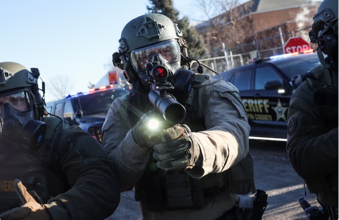 特朗普在移民问题上“我们可以用一点点柔和的方式”