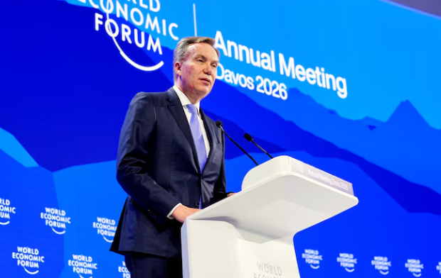 世界经济论坛主席因与爱泼斯坦关联宣布辞职